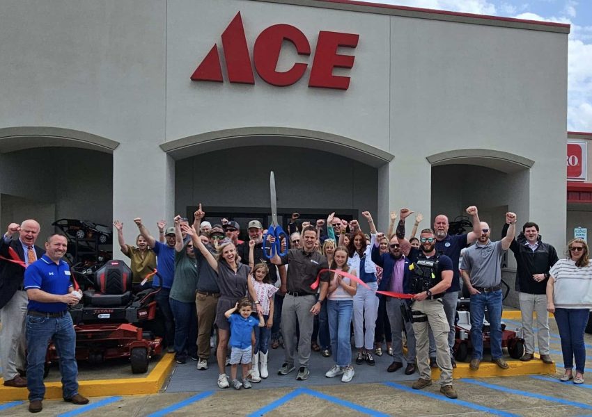 3B Oudoor - Ace Hardware Ribbon Cutting